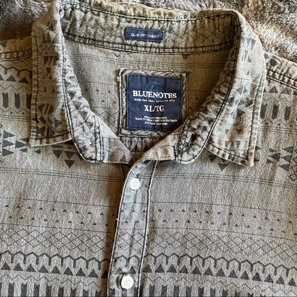 Chic Funky Button Up - Picture 3 of 4